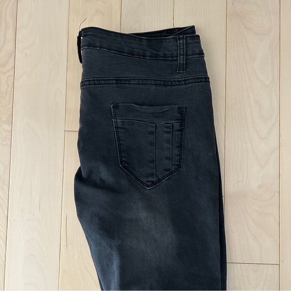 Black Jeans - Picture 3 of 5